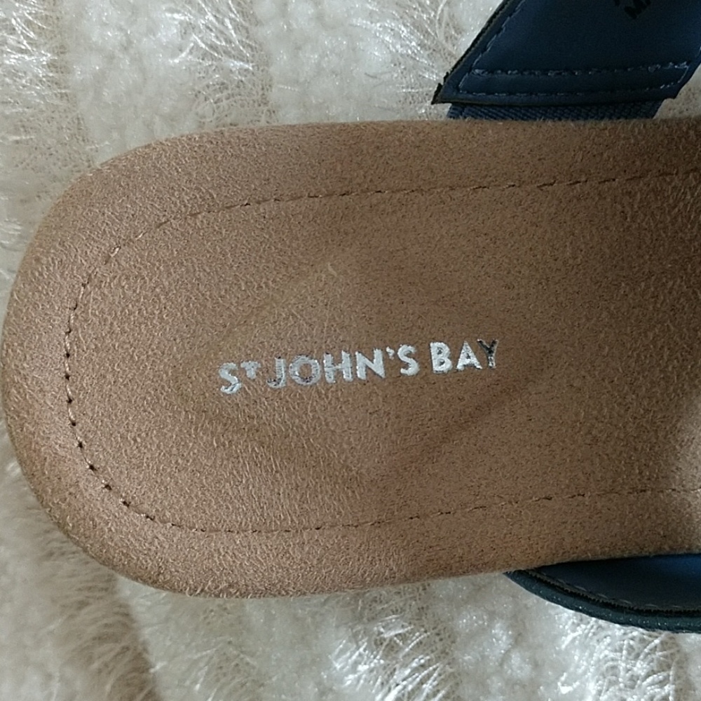 NEW Blue Thong Sandals St John Bay Cushioned Silvertone Metal Detail Womens 5.5M - Picture 7 of 8